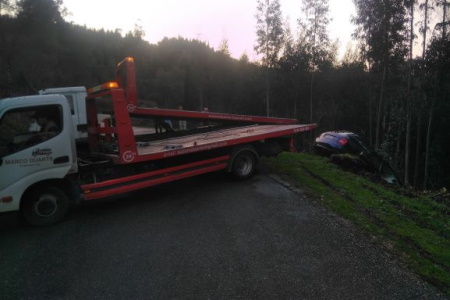 Reboque de pesados em ação