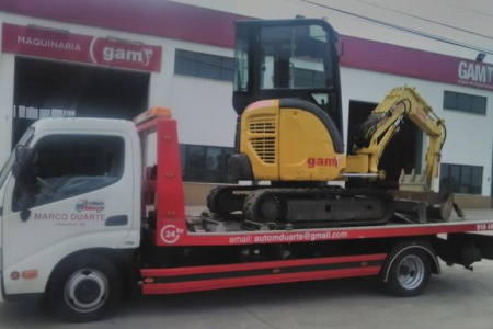 Reboque de pesados em ação