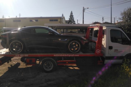 Reboque de ligeiros em ação