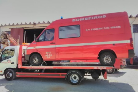 Reboque de pesados em ação