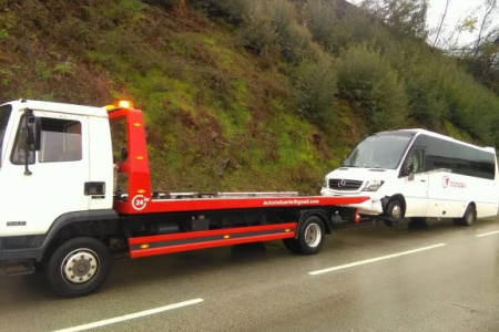 Reboque de pesados em ação