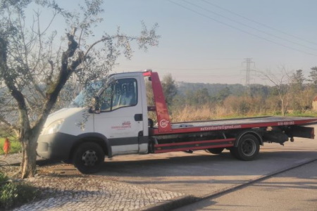 Reboque de pesados em ação