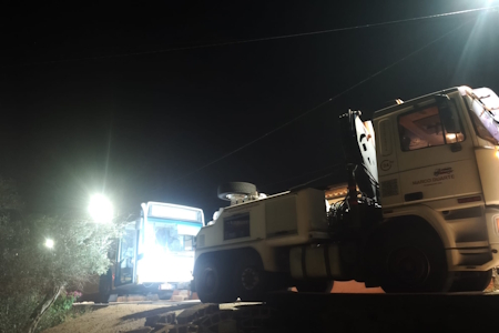 Reboque de pesados em ação