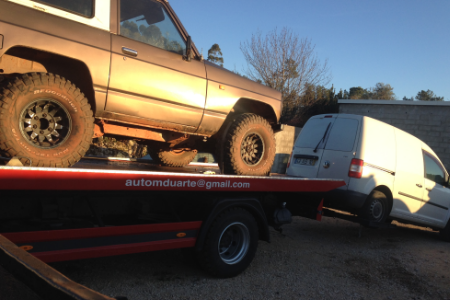 Reboque de pesados em ação